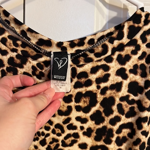 Long sleeve cheetah print long sleeve - Picture 3 of 3